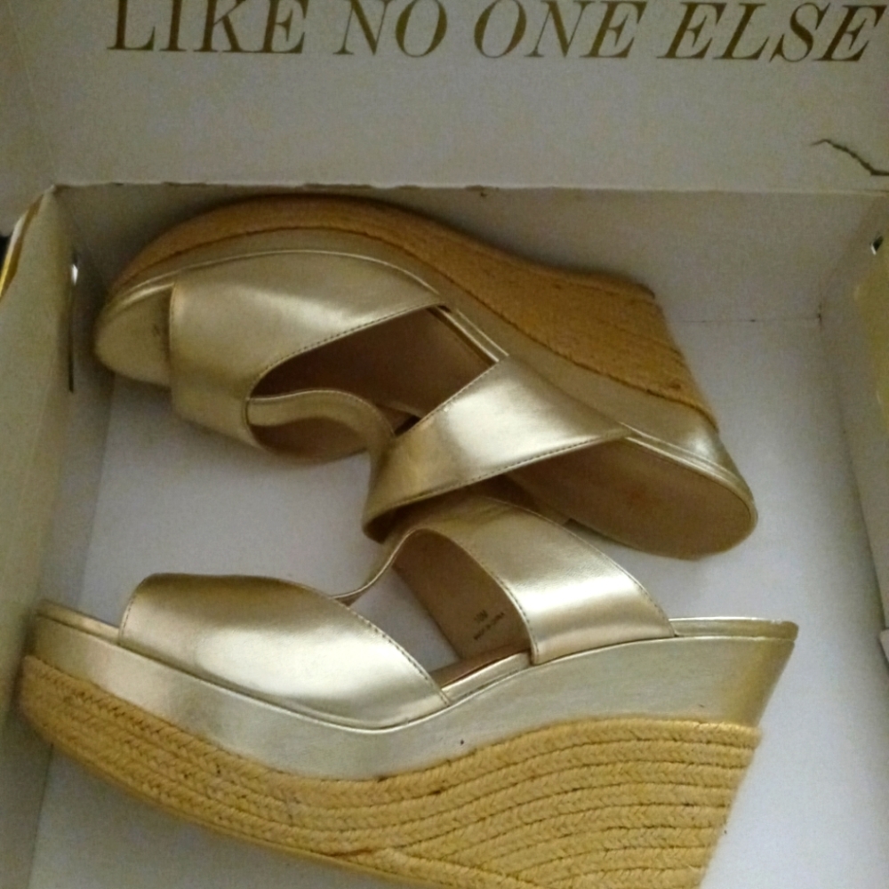 T-Strip wedge sandals. Size 10